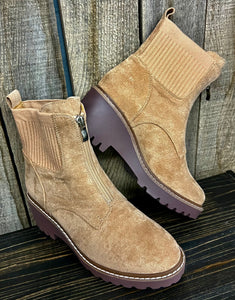 CORKYS BOO BOOT IN CAMEL SUEDE